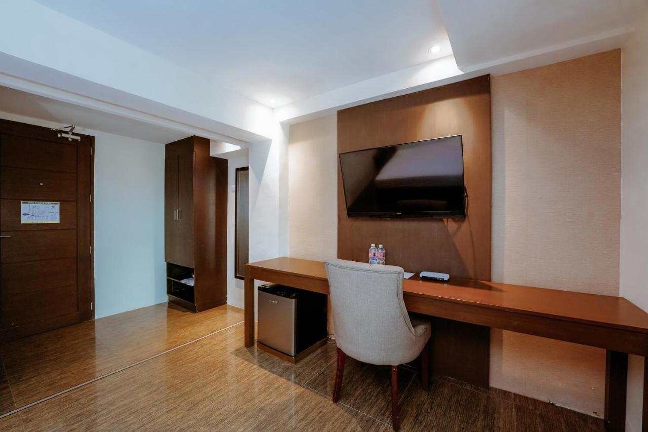 Emerald Boutique Hotel เลกัซปี ภายนอก รูปภาพ