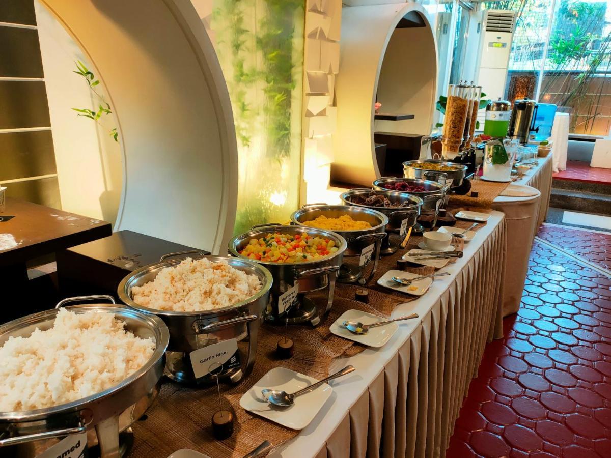 Emerald Boutique Hotel เลกัซปี ภายนอก รูปภาพ